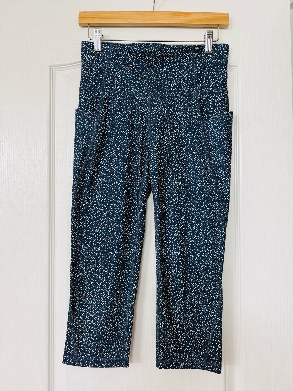 Xersion Move • Navy Speckled High Rise Capri Leggings Women’s Medium Pockets